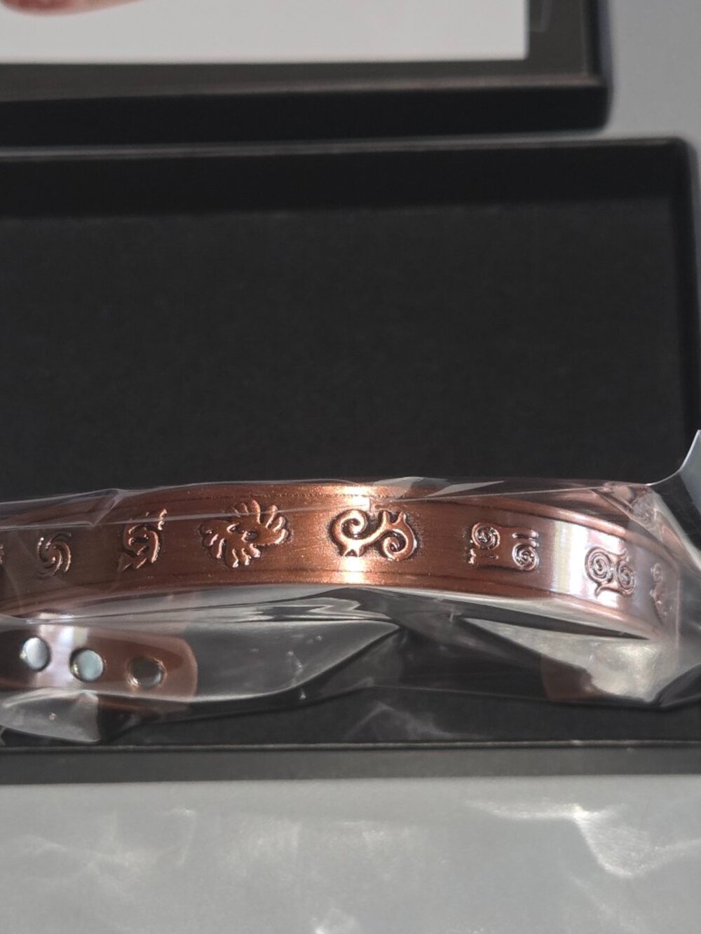 KELANO Copper Magnetic Cuff Bracelet Rose Gold Tone Adjustable New in Box